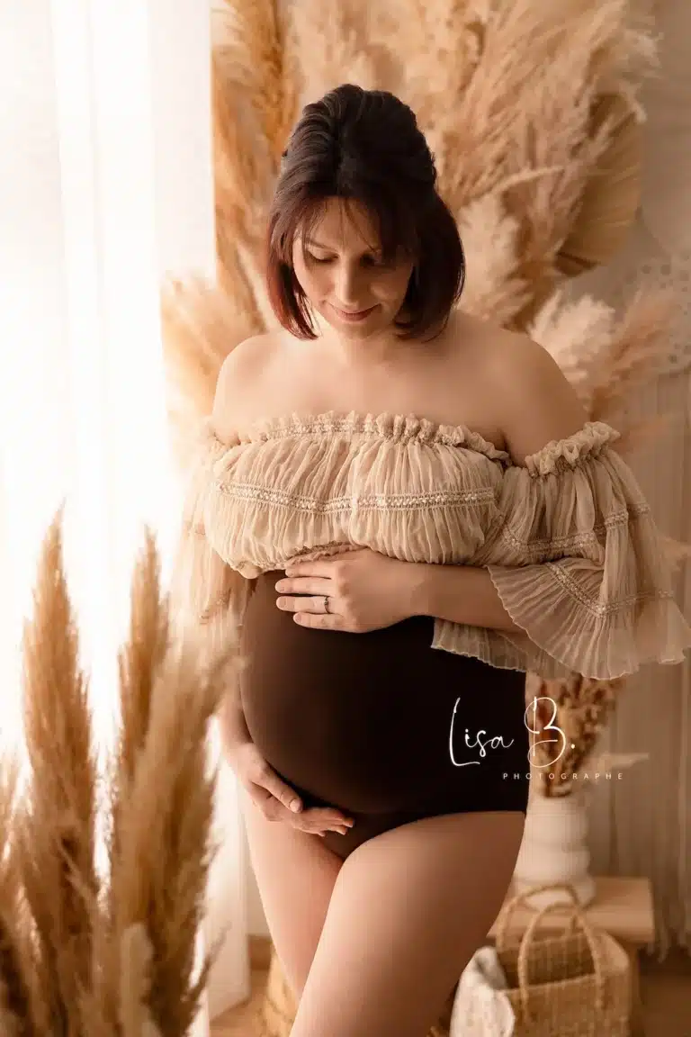 "Photographe maternité Chartres – séance grossesse en studio